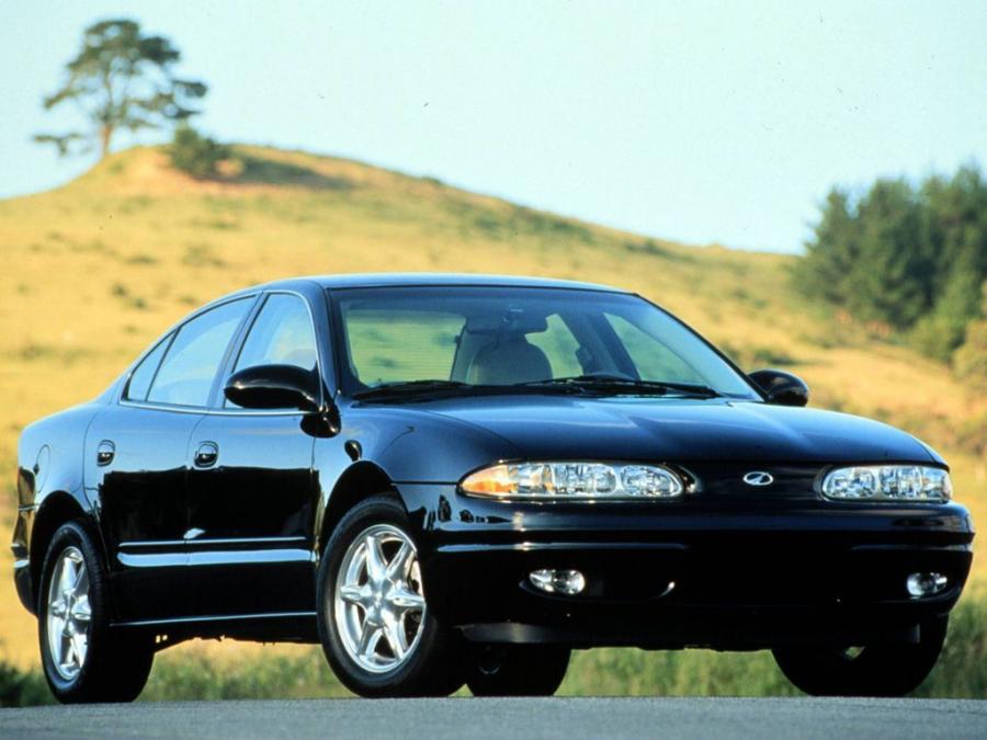  Oldsmobile Alero Sedan 1998 года  (фото 7 из 15)